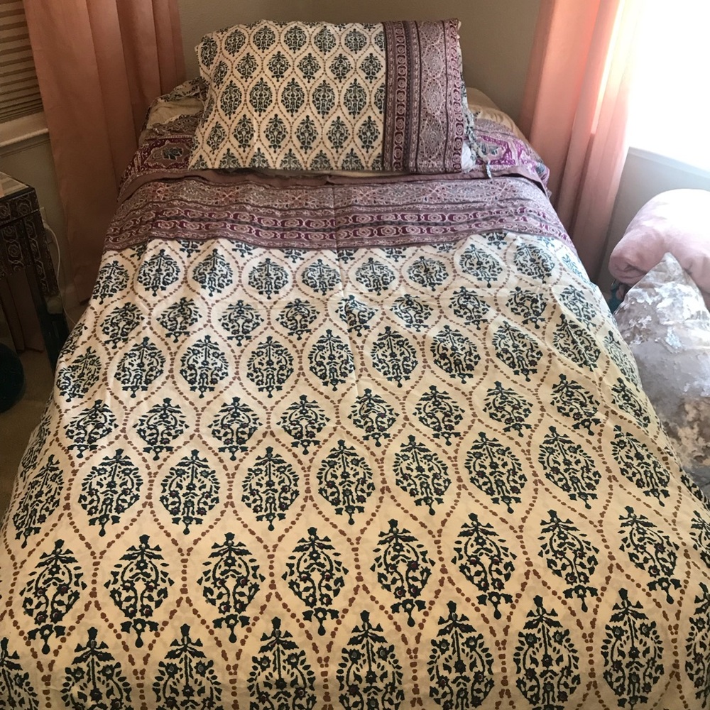 Urban Outfitters Patterned Twin XL Duvet Cover